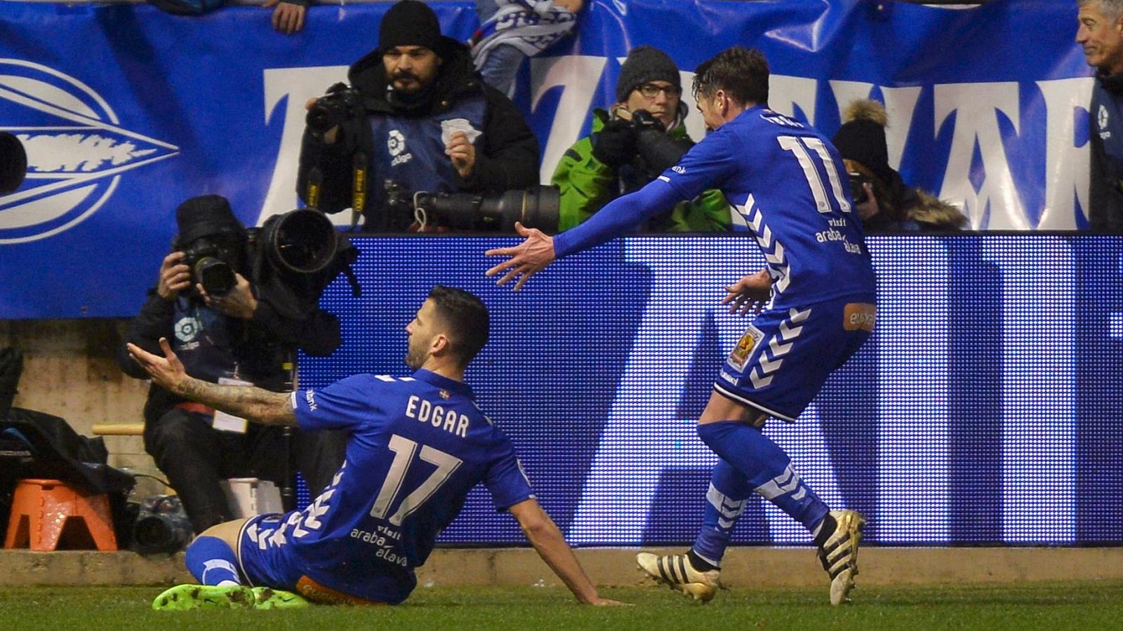 Edgar celebra el gol del Alavés contra el Celta