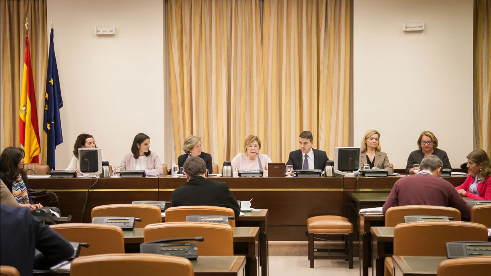 Unespa pide que las empresas creen "por defecto" planes de pensiones privados para sus empleados