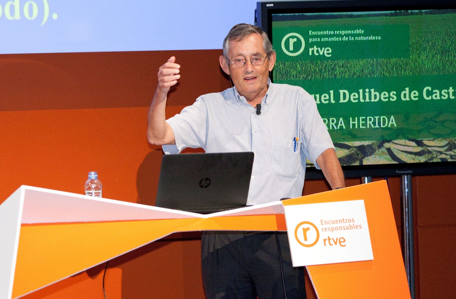 Miguel Delibes en el encuentrol a Tierra herida