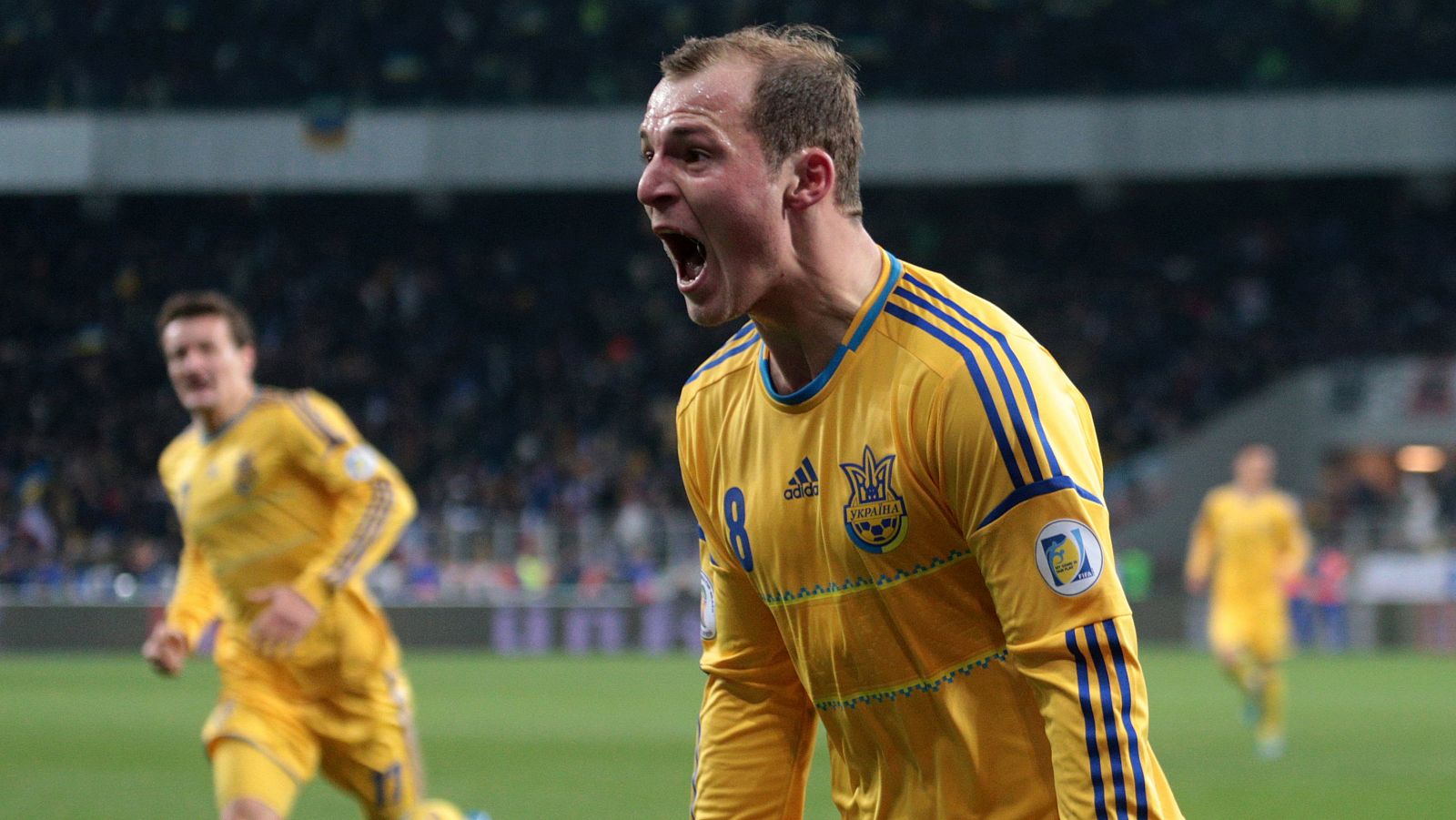 Zozulya ya se entrena y recibe el calor de la plantilla del Betis