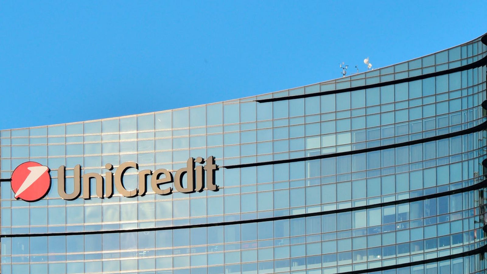Sede del banco italiano Unicredit en Milán