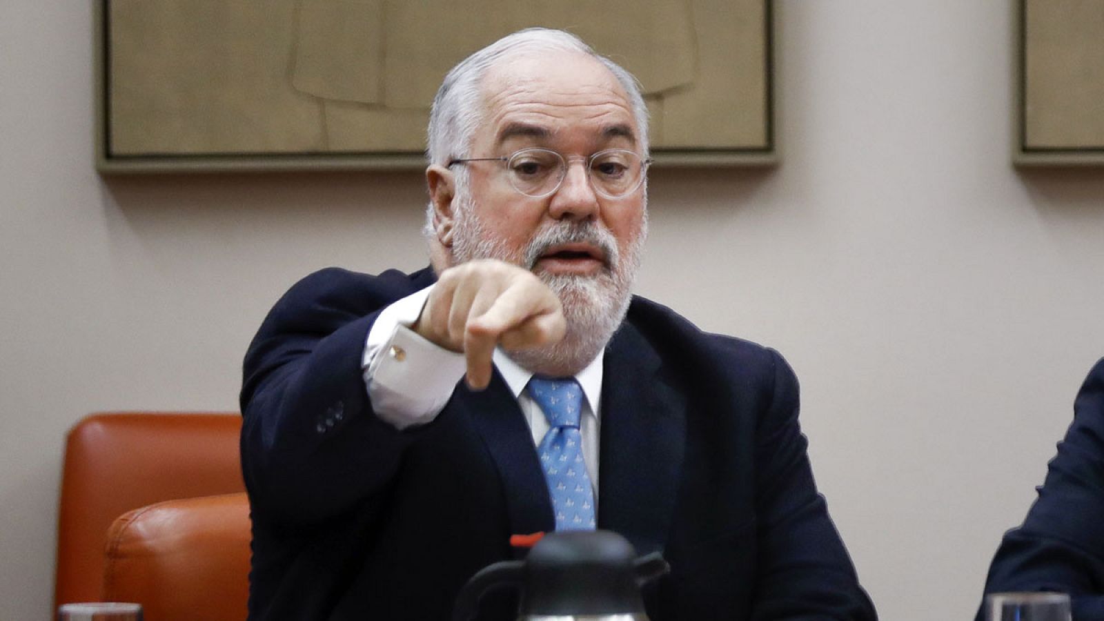 Cañete califica de "subsidio" a los combustibles fósile los pagos "por capacidad" a las centrales térmicas