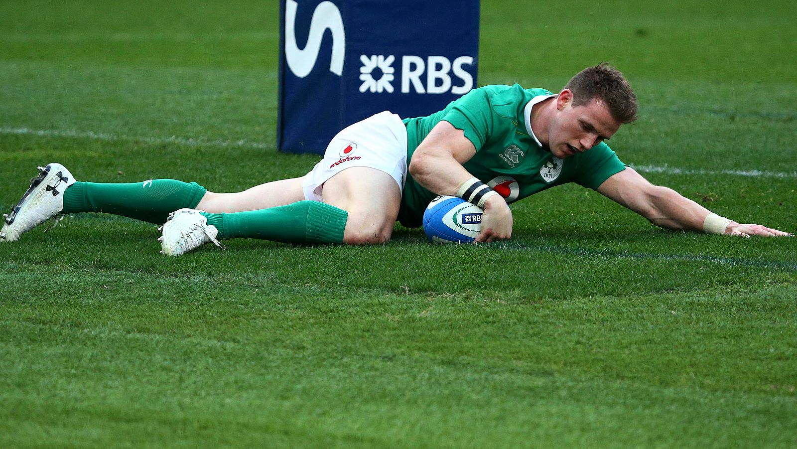 Irlanda no da opción a Italia y la arrolla 63-10 en Roma