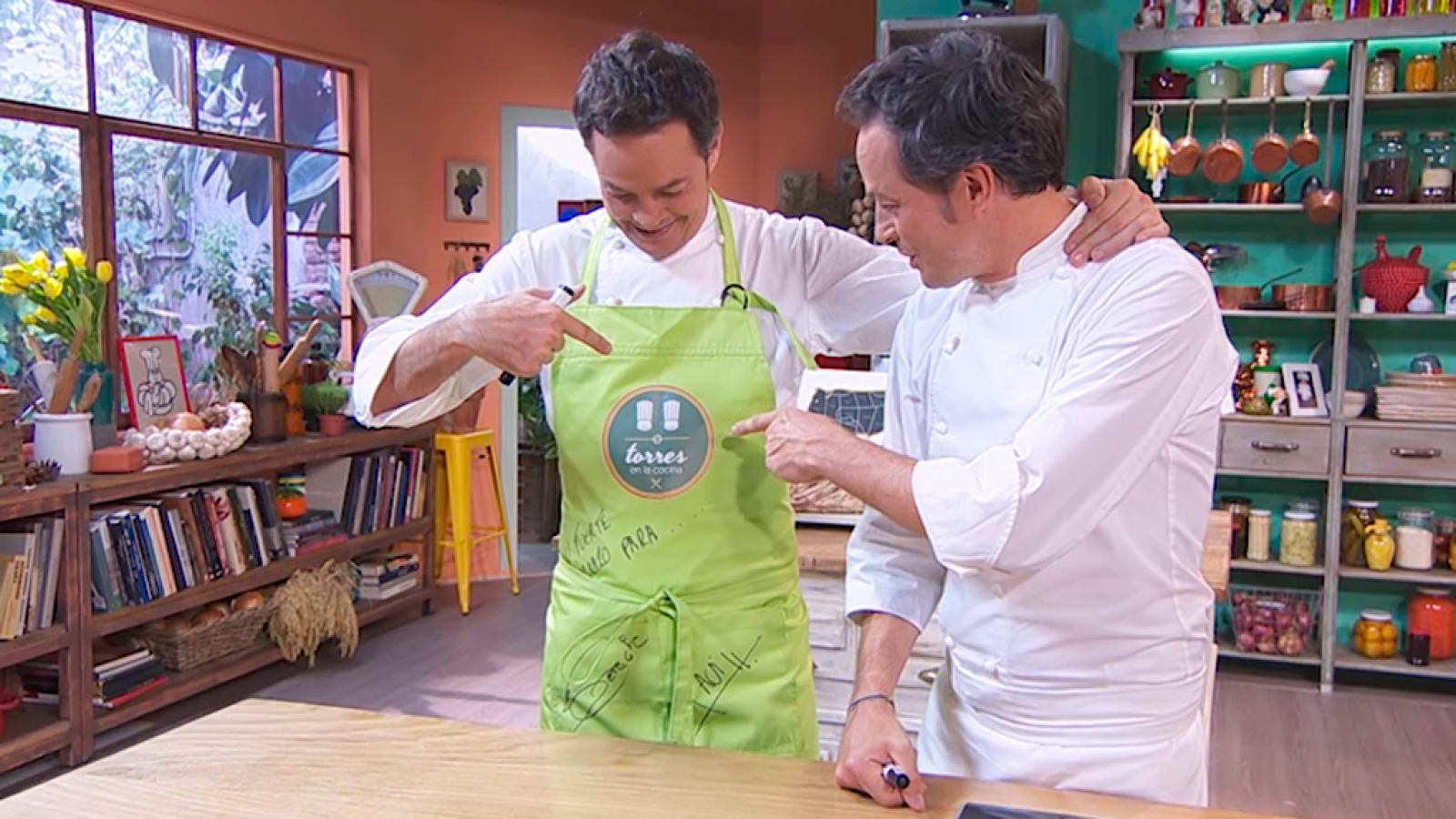 Participa en el concurso y gana un delantal firmado por los hermanos Torres