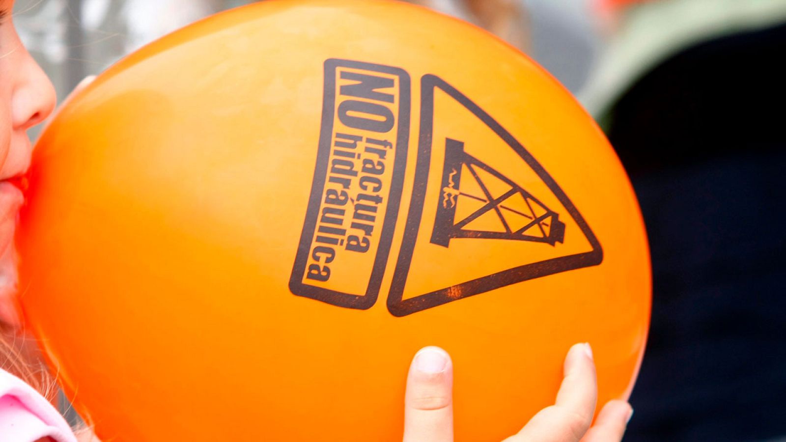 Imagen de archivo de una protesta en contra del 'fracking' en Cantabria