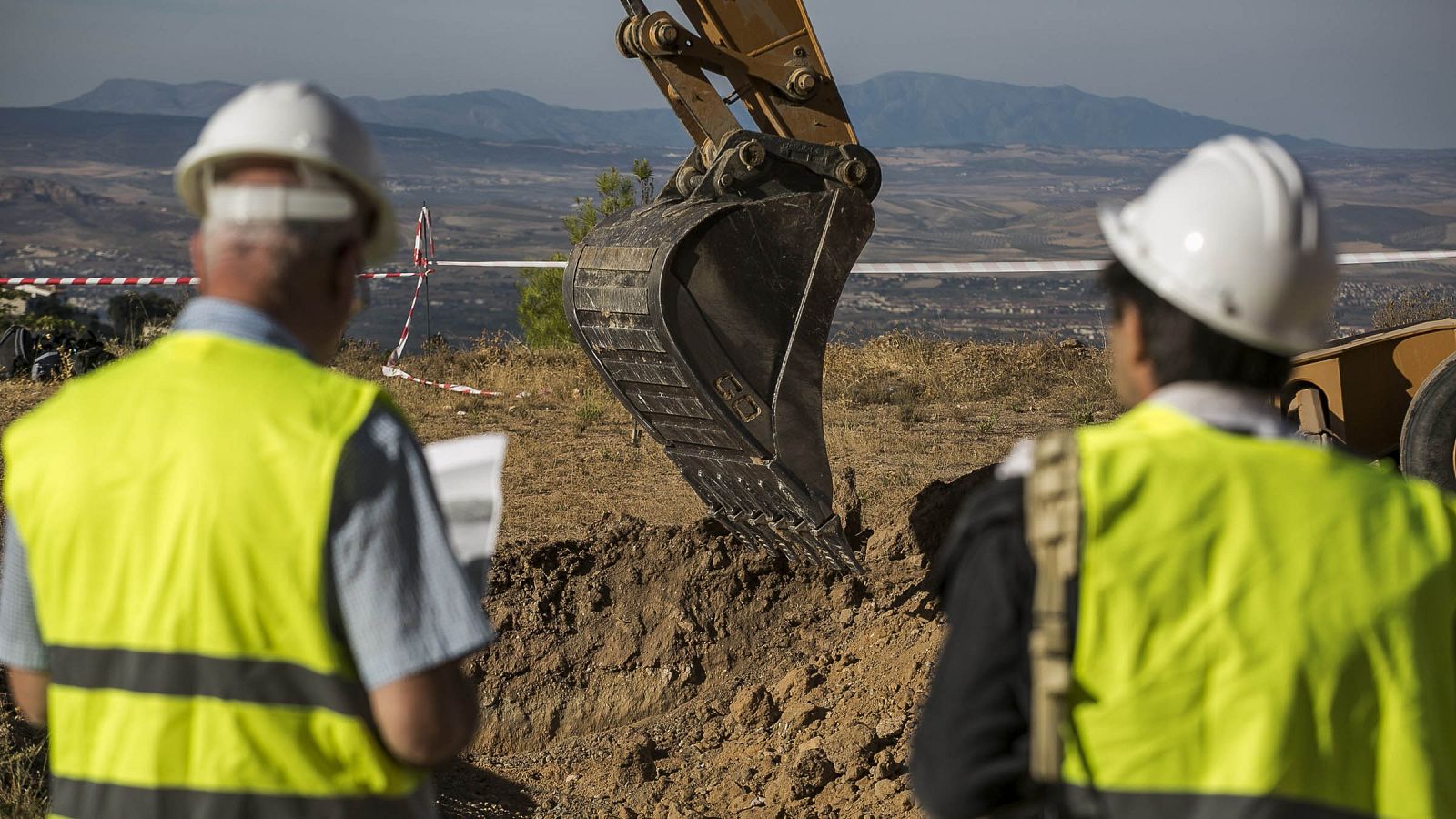 Imagen de los trabajos de excavación para la búsqueda de la fosa de Lorca en Alfacar en septiembre de 2016.