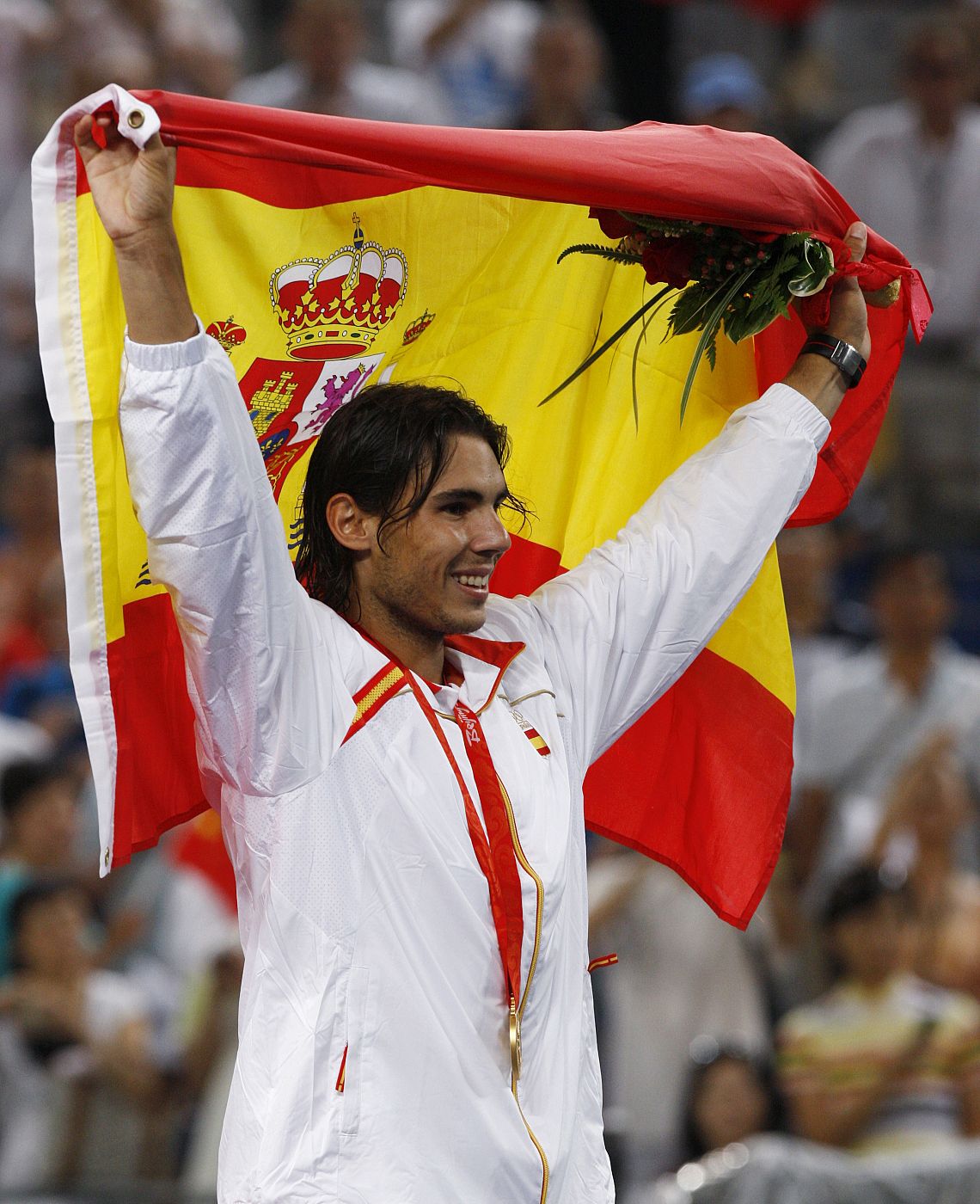 Rafa Nadal celebra la medalla de oro olímpica lograda en Pekín