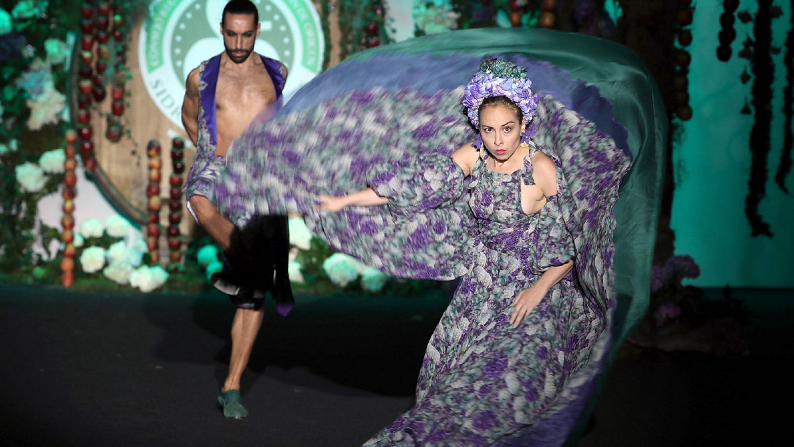 Yolanda Osuna y Eduardo Guerrero bailan para Montesinos.