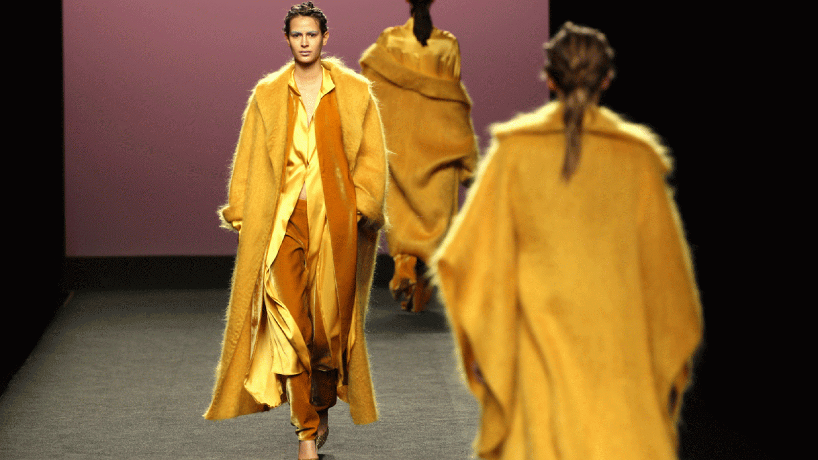 Marcos Luengo apuesta por el color en bloque. EFE