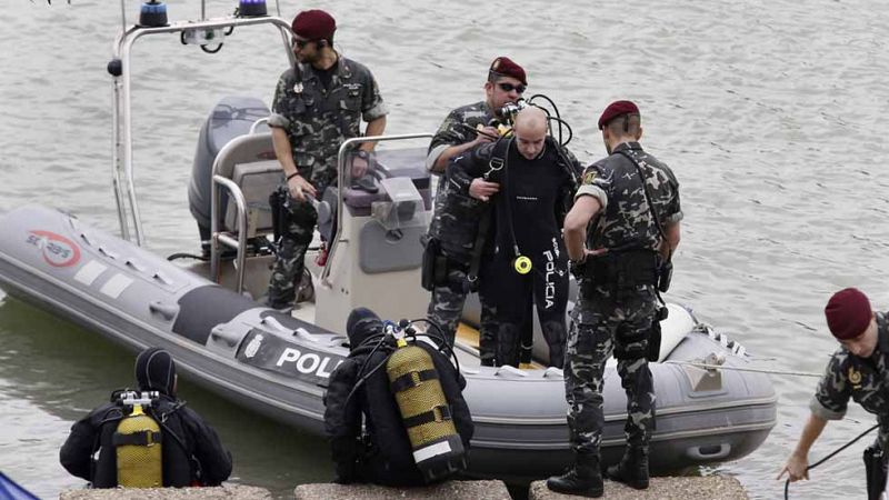 Buzos de los GEO buscan en el Guadalquivir los restos de Marta del Castillo