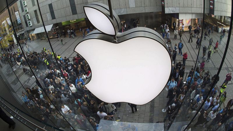 Apple acusa a Bruselas de "exceder sus competencias" al reclamarle 13.000 millones en ayudas fiscales ilegales
