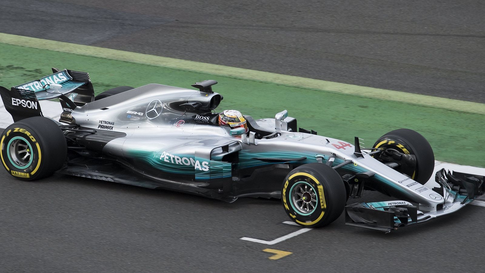 MERCEDES PRESENTA W08