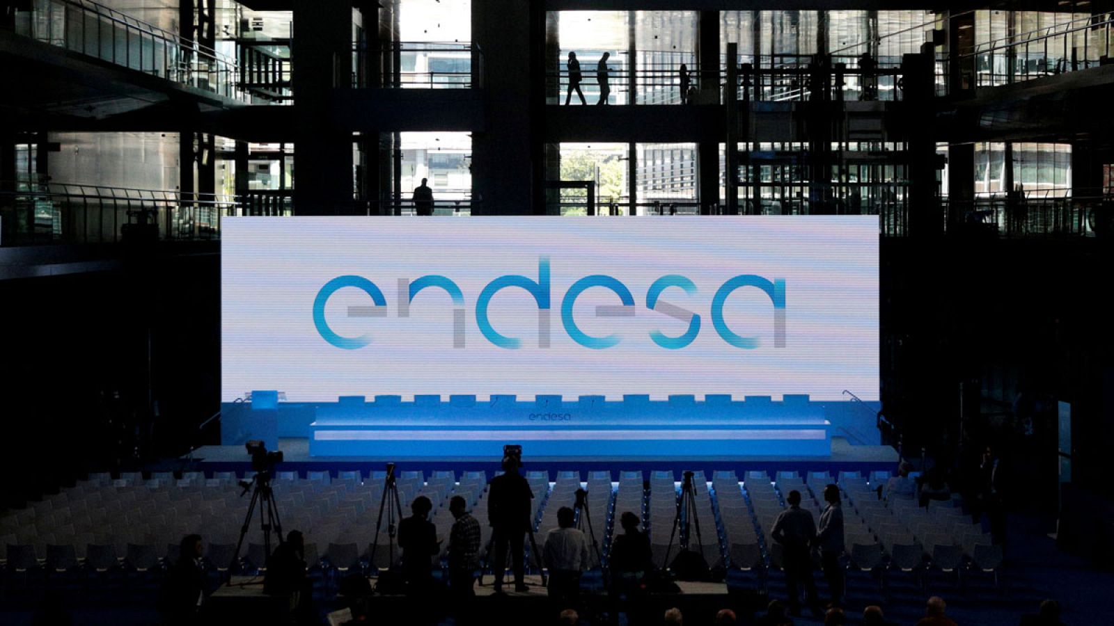 Escenario instalado en la sede de Endesa en Madrid para acoger la presentación de resultados de la compañía