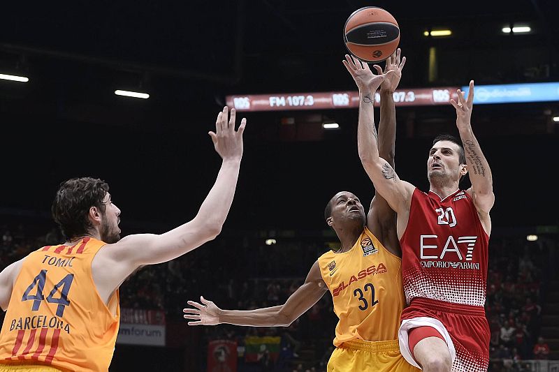 El Barça pone fin a ocho derrotas seguidas fuera de casa