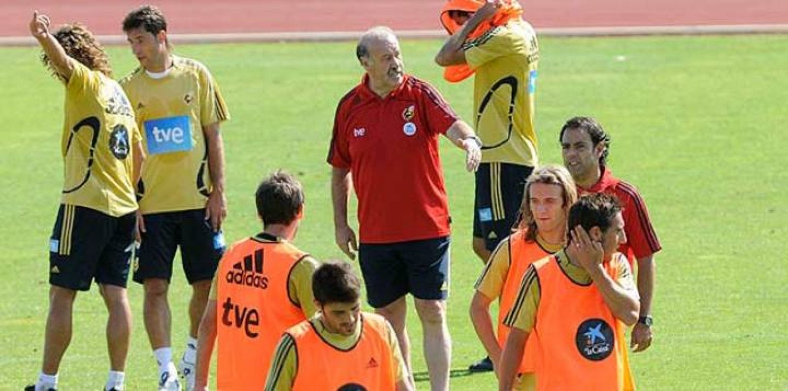 España sigue al frente del 'top ten' FIFA