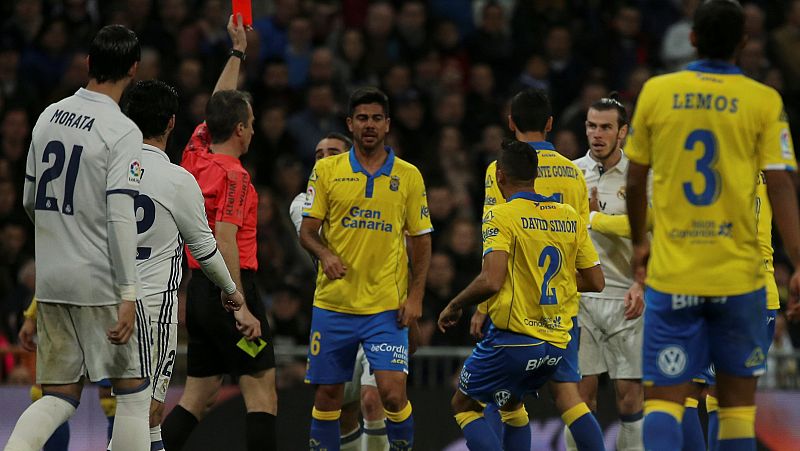 Las Palmas complica la Liga al Madrid