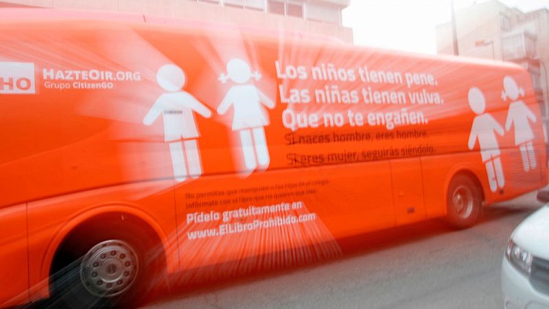 Un juzgado prohíbe de forma cautelar la circulación del autobús de Hazte Oír contra la transexualidad