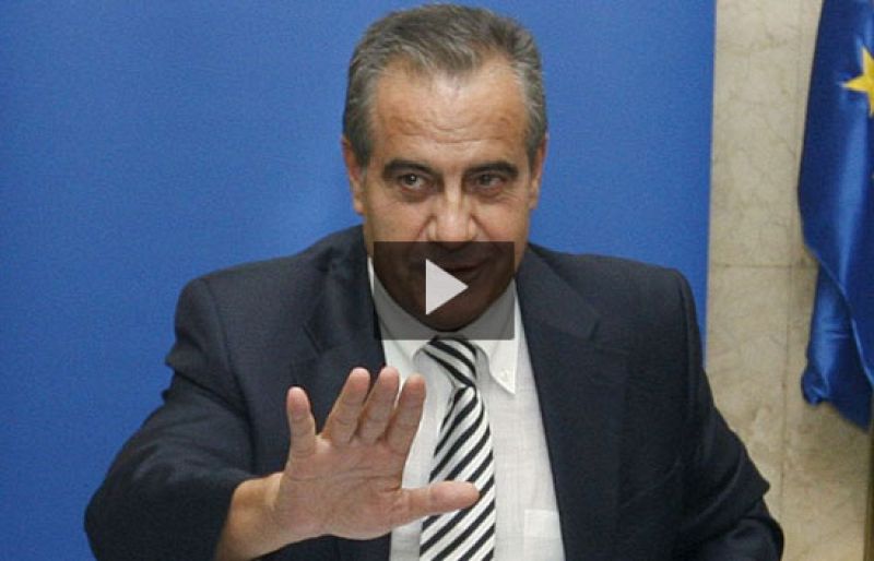 Corbacho anuncia una drástica reducción de contratos de extranjeros en origen en 2009