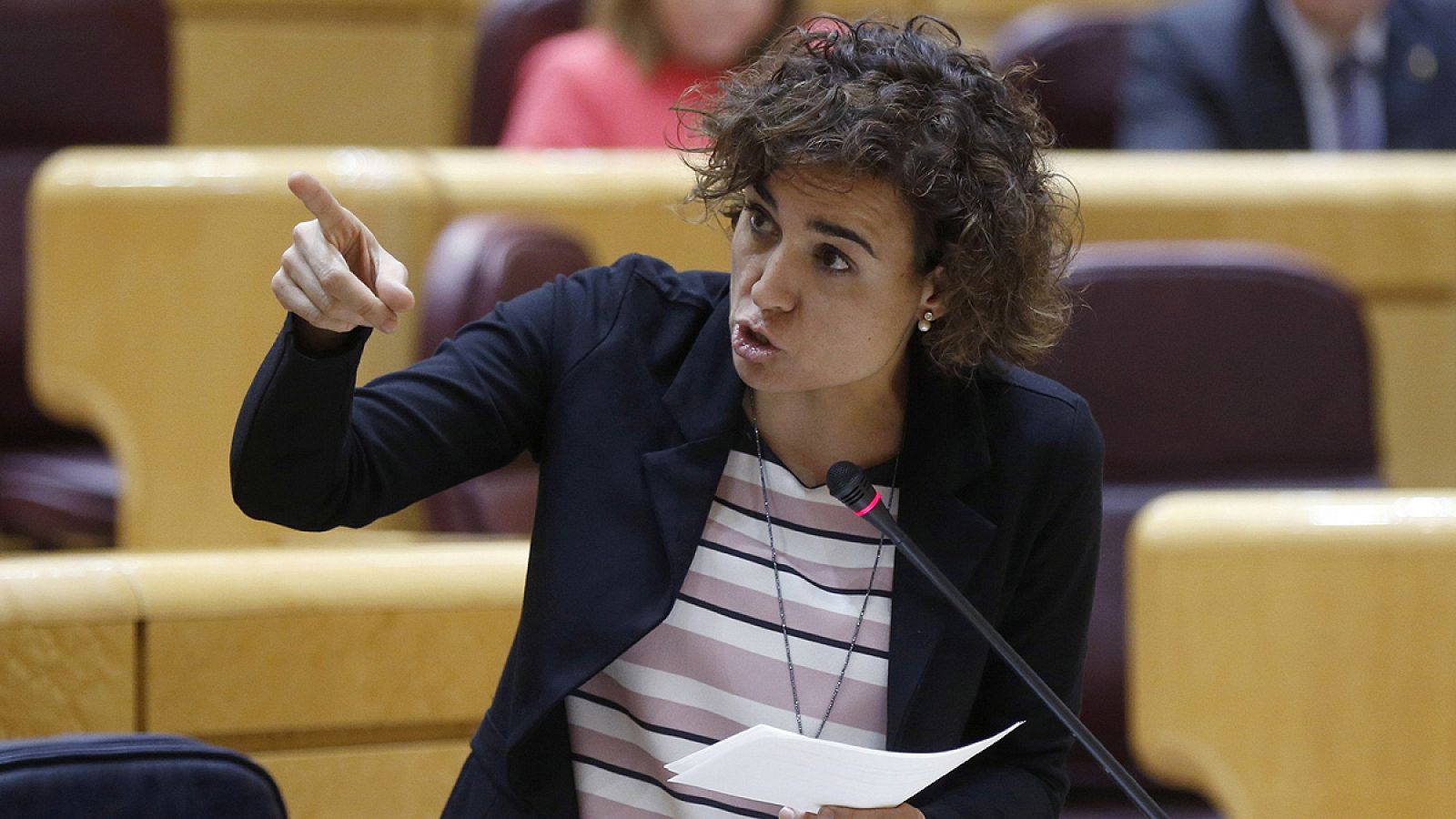La ministra de Sanidad, Servicios Sociales e Igualdad, Dolors Montserrat, en la sesión de control al Gobierno en el Senado