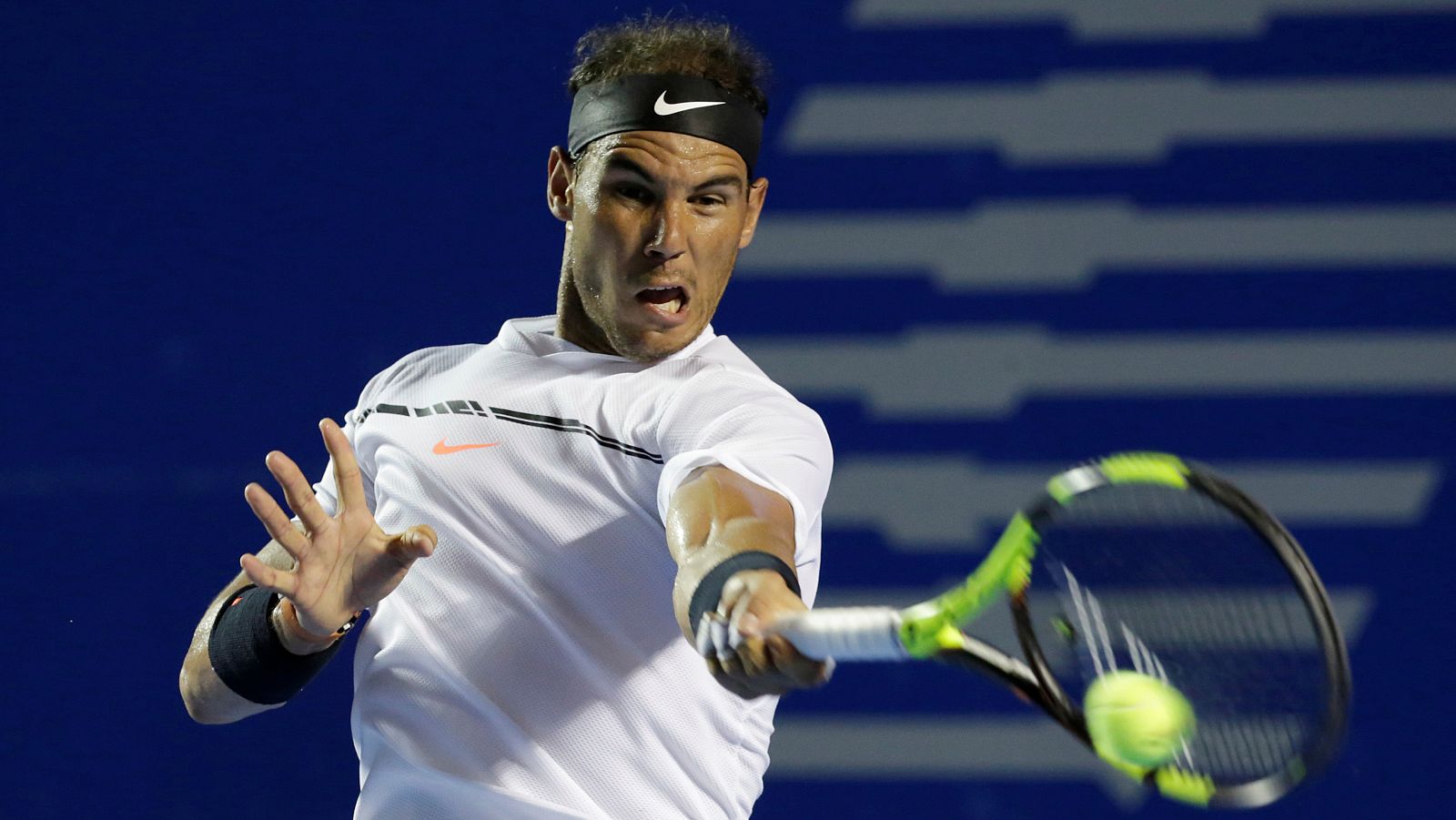 Rafa Nadal se mide a las mejores raquetas del mundo en Indian Wells