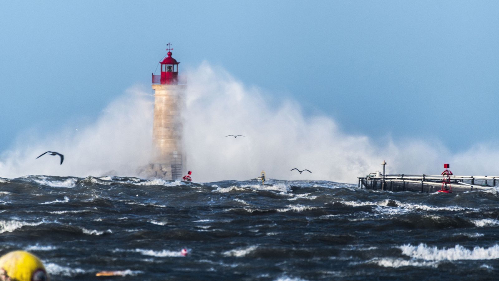 Distintas provincias están en alerta por lluvia, viento y nieve.