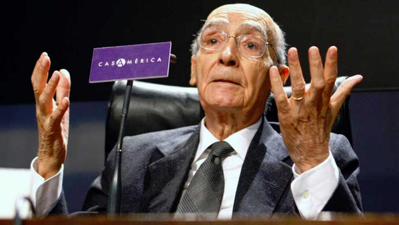 El escritor José Saramago