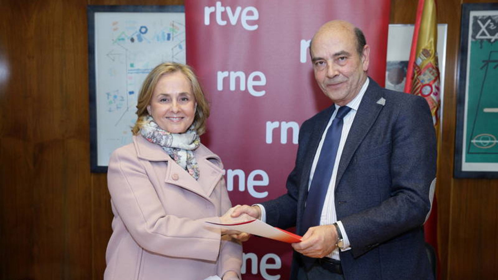 Margarita Alfonsel (FENIN) y Alfonso Nasarre (RNE).