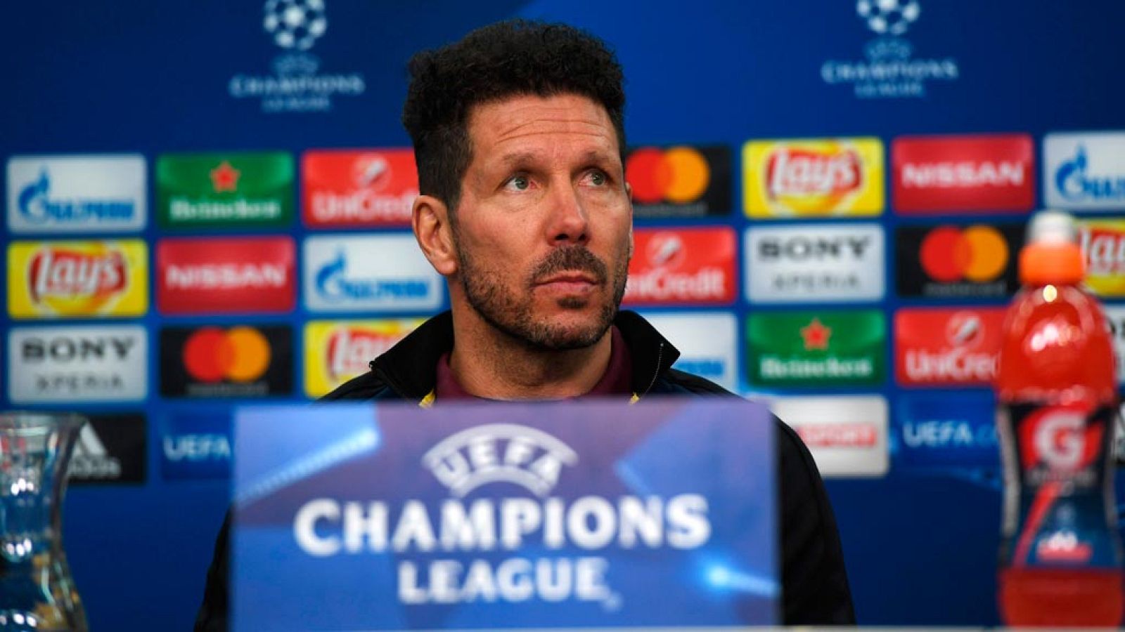 Simeone durante la rueda de prensa previa al partido ante el Leverkusen.