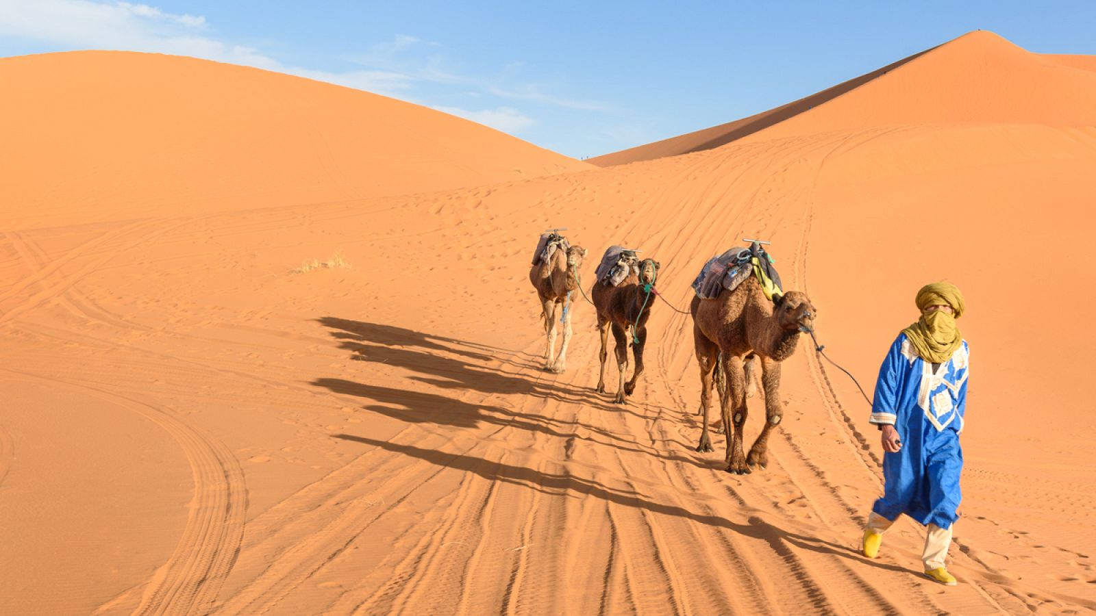 Un pastor bereber, en el desierto del Sáhara.