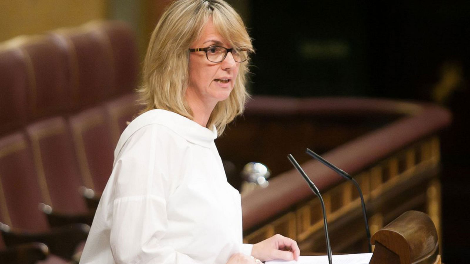 La portavoz del PSOE en el PActo de Toledo, Mercè Perea, durante la defensa de la proposición no de ley sobre las pensiones de su partido en el Congreso