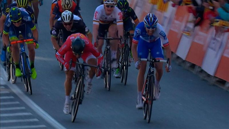 Cimolai sorprende a Bouhanni y Greipel para ser el primer líder de la Volta