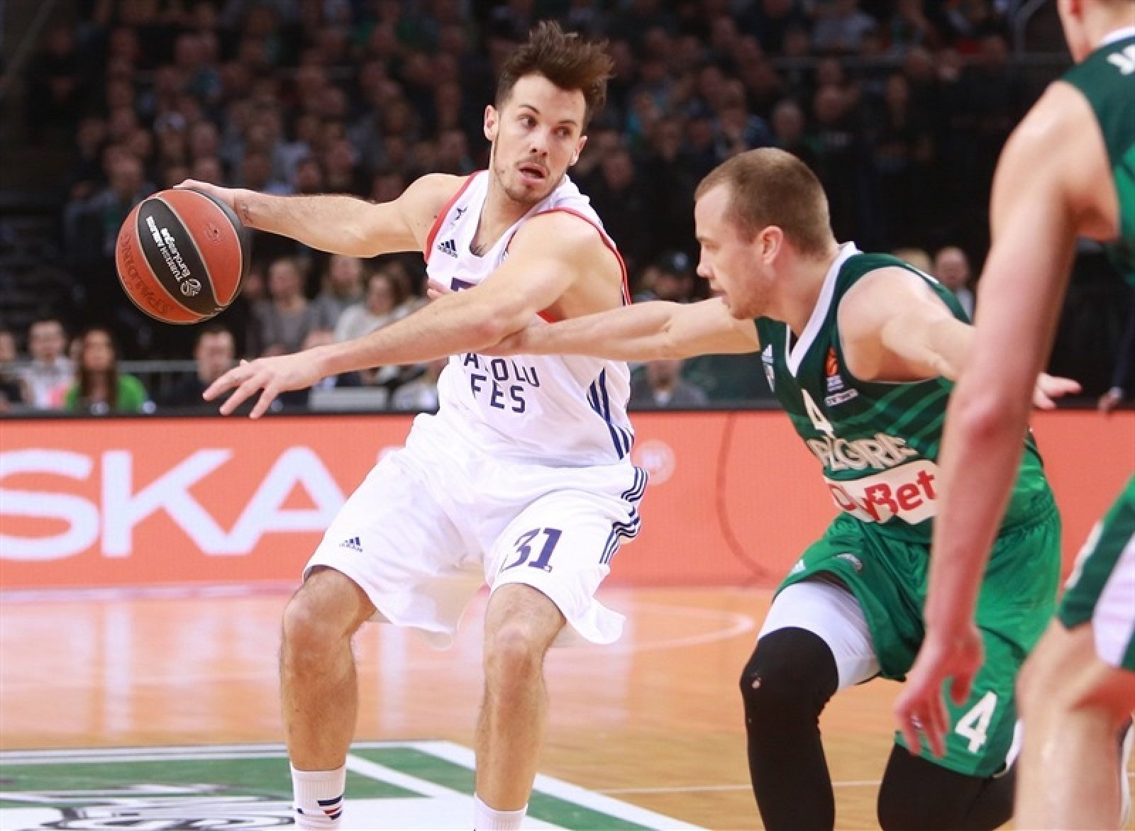 El Efes ha dejado sin opciones al Barcelona en Kaunas.