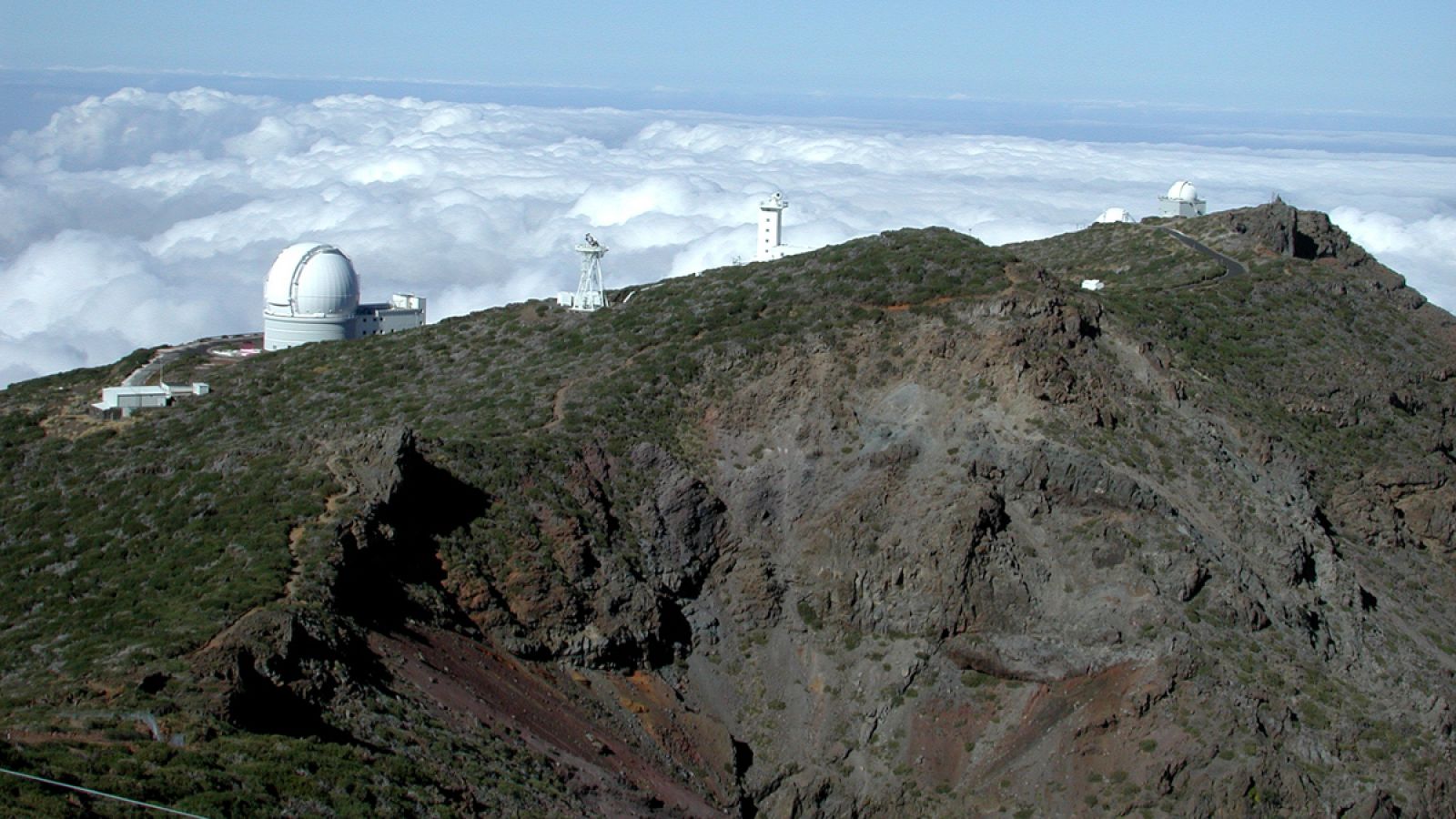 Vista general del Roque de los Muchachos, en la isla de la Palma situado a 2.400 metros, en el punto más alto de la Caldera de Taburiente.