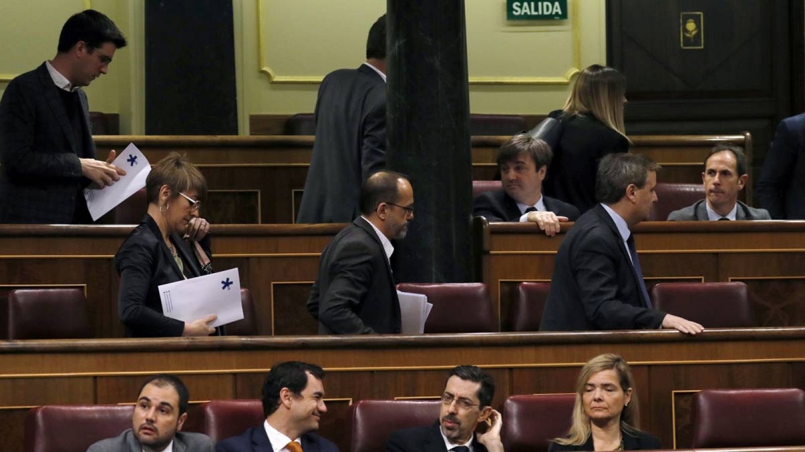 Podemos, PDeCAT, ERC y Compromís abandonan un pleno del Congreso en solidaridad con Homs