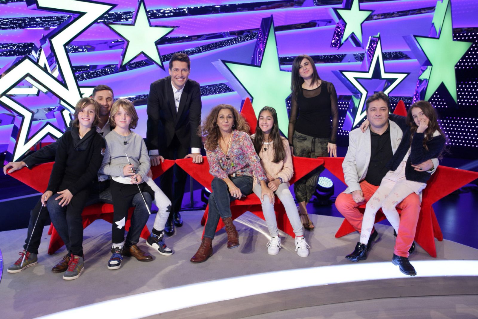 Foto de grupo del cuarto programa de 'Jugando con las estrellas'