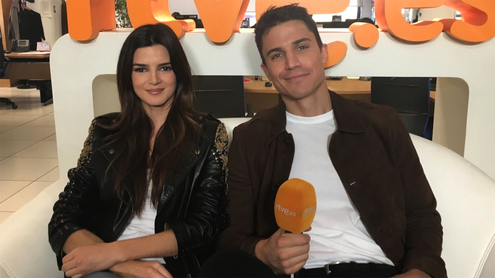 Álex González y Clara Lago en 'Órbita 9'