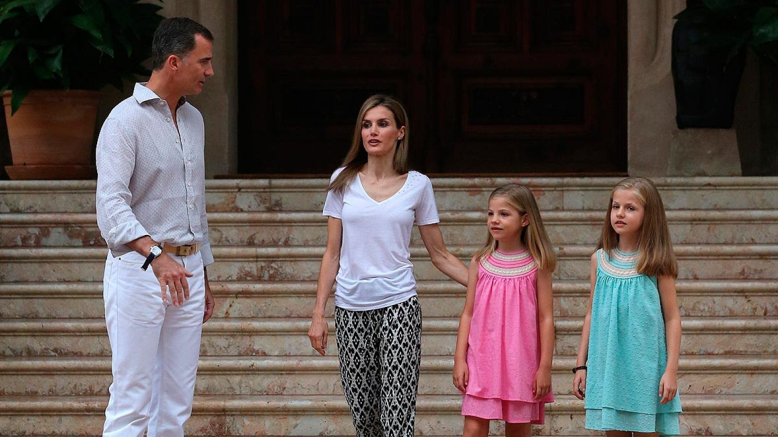 Familia real española en el Palacio de Marivent