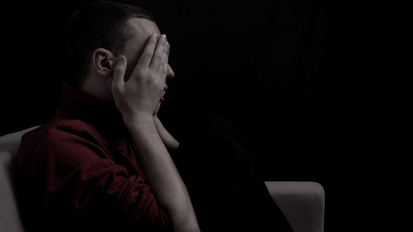 Una persona con síntomas de depresión