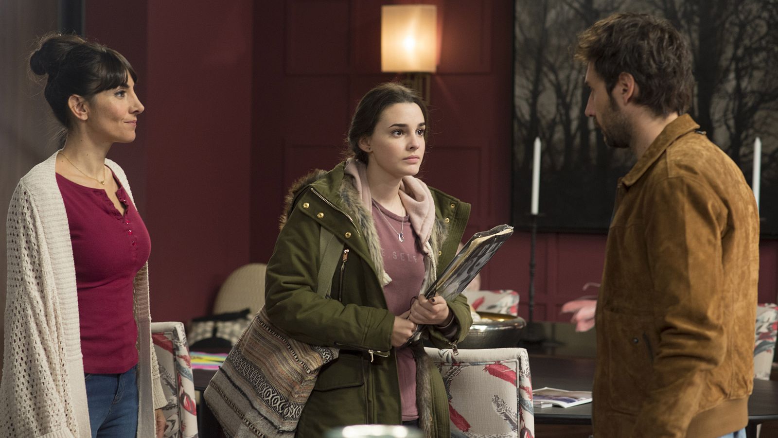 Laura, harta de no saber quién es realmente su padre, tomará una importante decisión