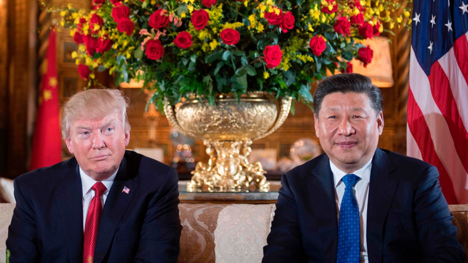 Imagen de la reciente reunión en Florida entre el presidente chino, Xi Jinping, y el estadounidense, Donald Trump.