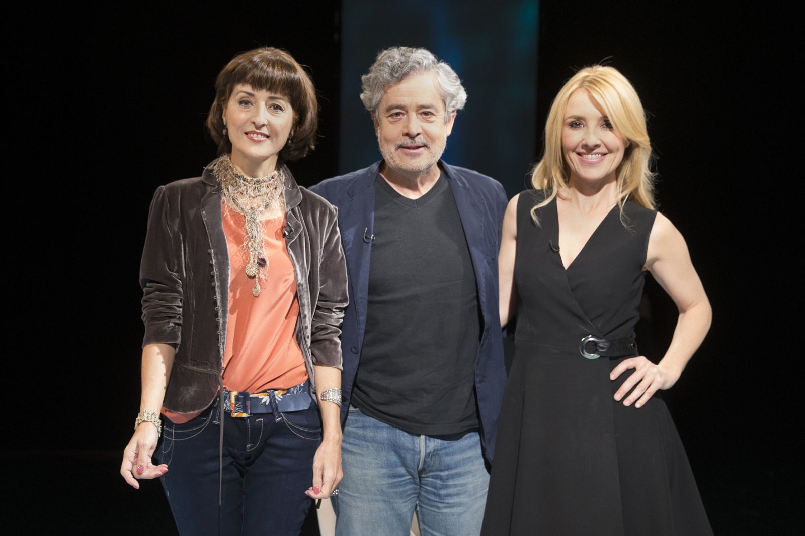 Carlos Iglesias y Esther Regina, con Cayetana Guillén Cuervo en 'Versión Española'