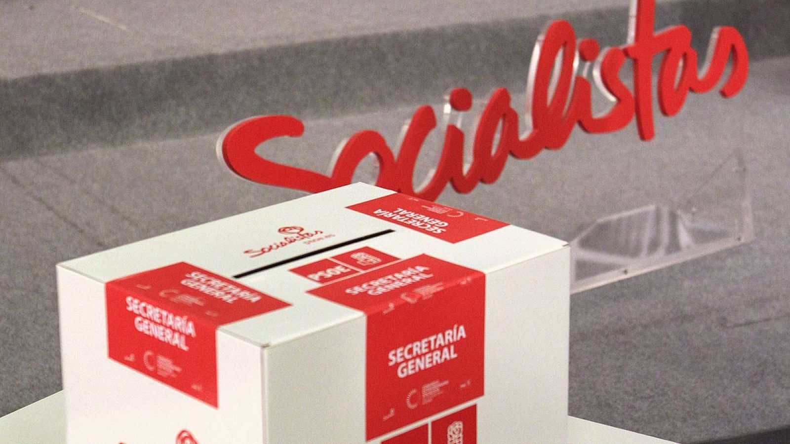 Urna colocada en 2014 en las sedes del PSOE para las primarias