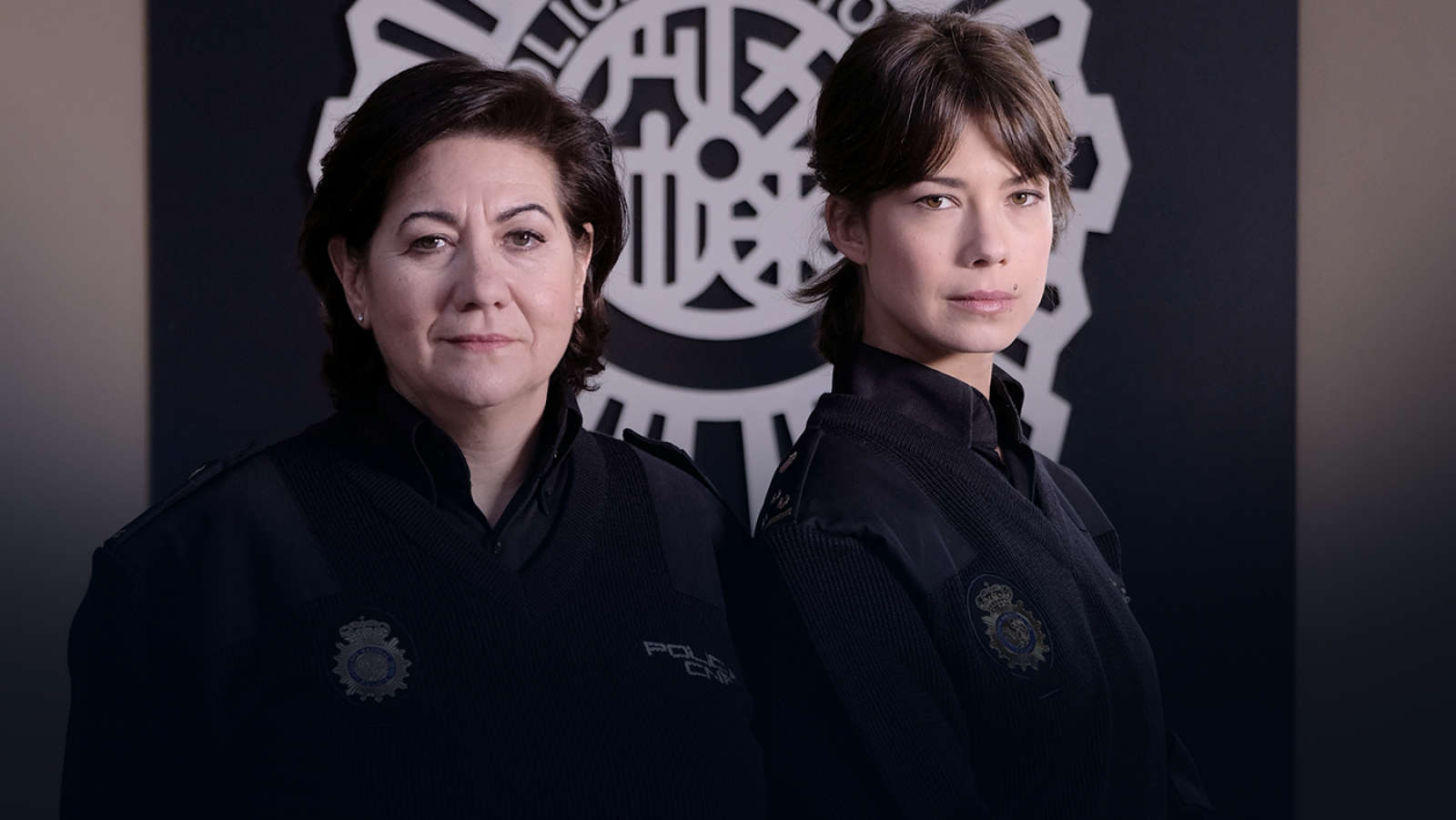 Luisa Martín y Andrea del Río en Servir y proteger