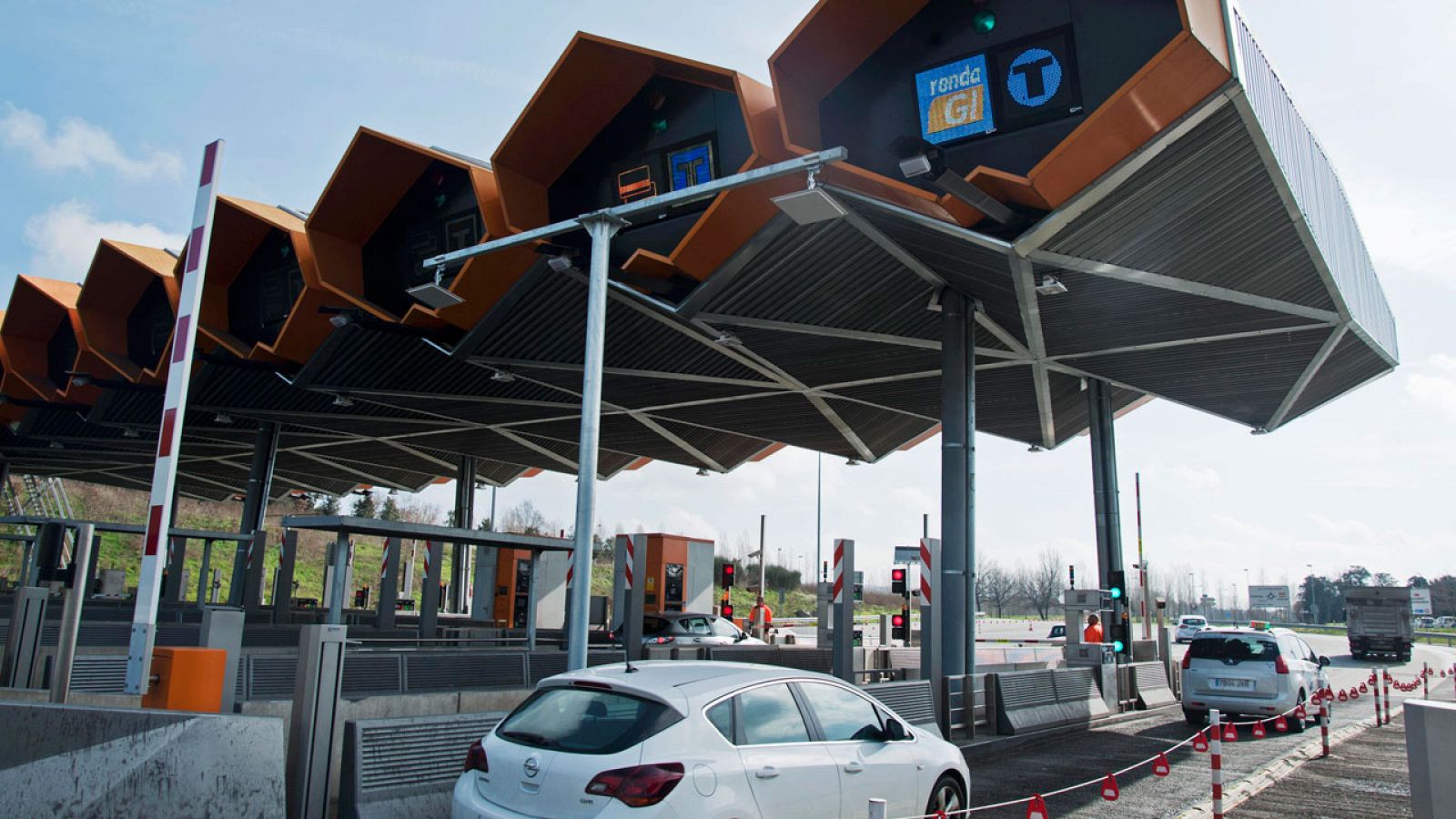 Abertis gestina la autopista A7 entre otras en España