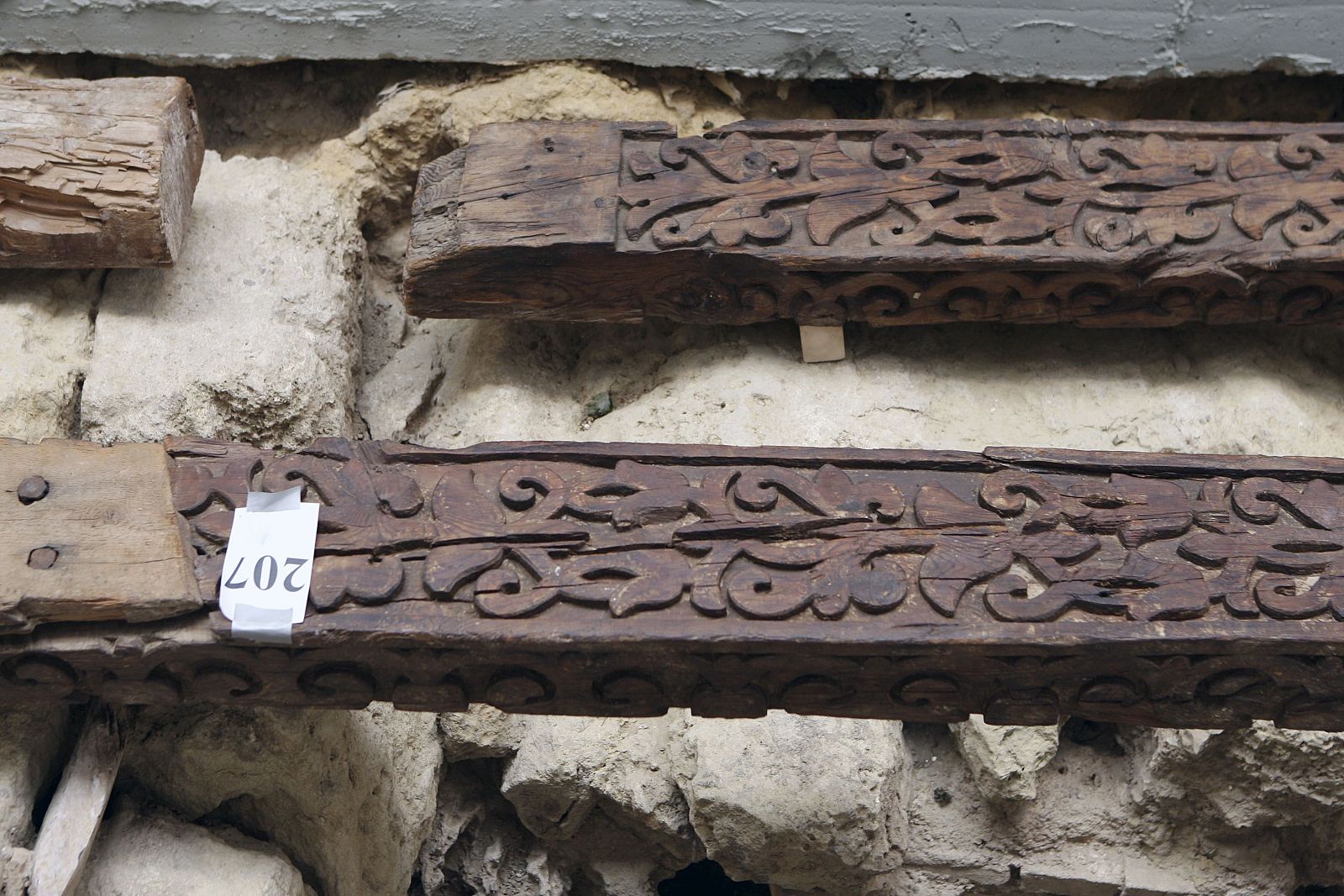 Dos de las vigas de la Mezquita de Córdoba