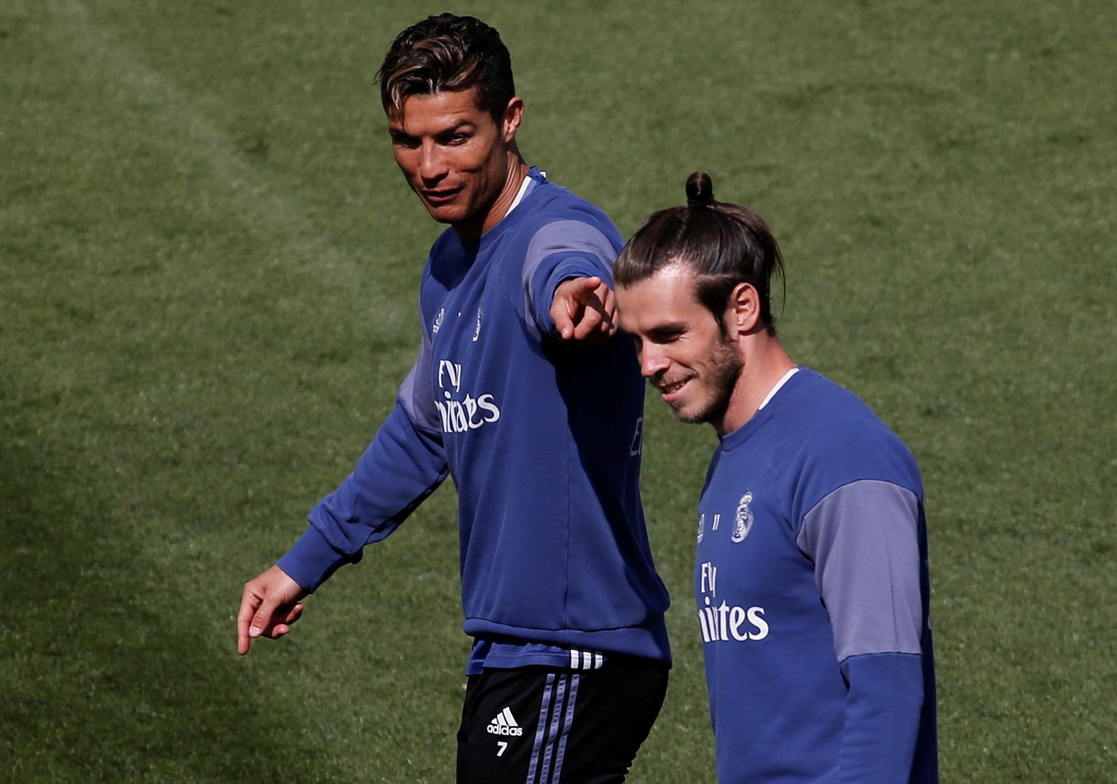 Cristiano Ronaldo junto Gareth Bale durante el entrenamiento.