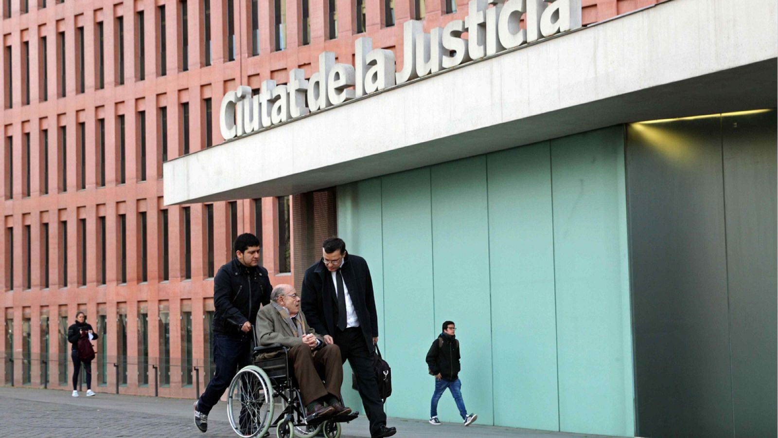 El expresidente del Palau de la Música Félix Millet, a su llegada a la Ciutat de la Justicia
