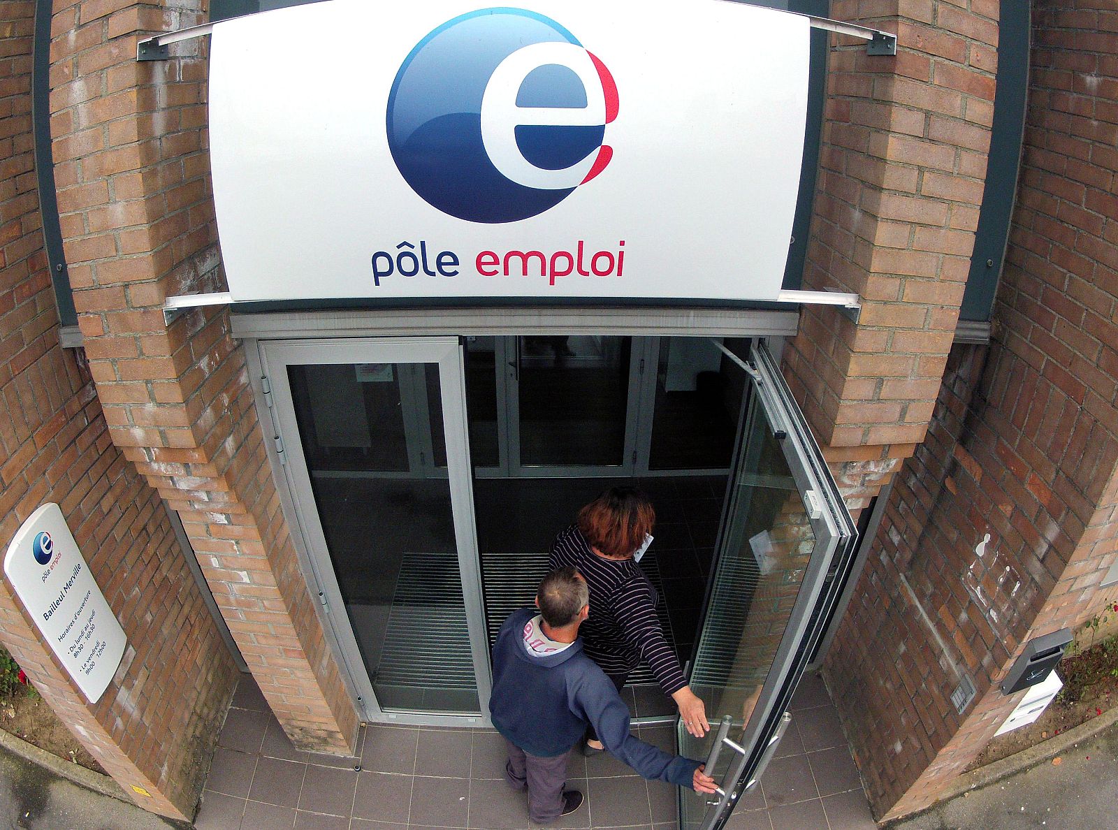 Entrada a una oficina de empleo en el norte de Francia