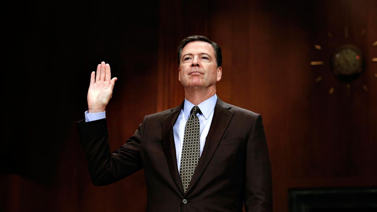 El director del FBI se reafirma en su decisi�n de investigar a Hillary Clinton poco antes de las elecciones