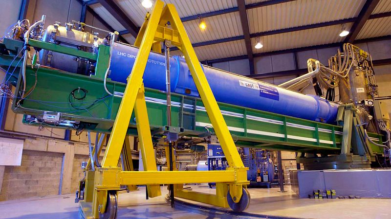 El CERN acecha a los axiones, posibles partículas de la materia oscura del universo